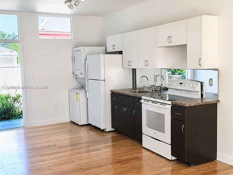 428 NW 82nd Ter #1 — Photo 3