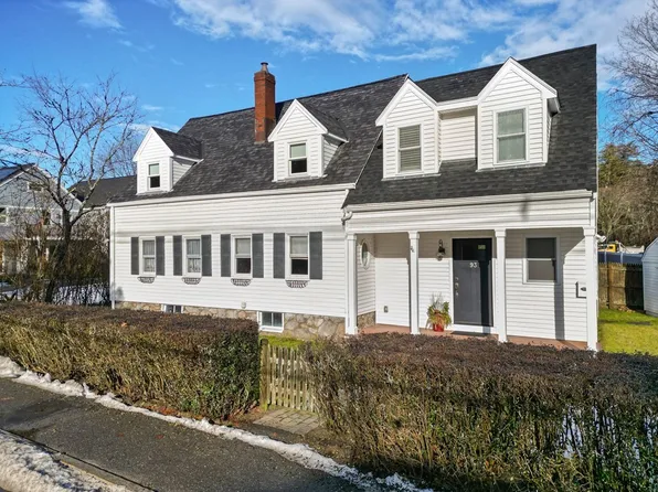 93 Pleasant St, Manchester, MA 01944