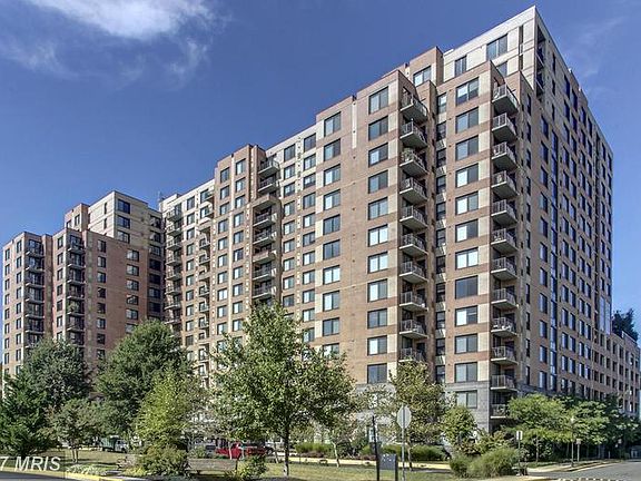4th image of 2451 Midtown Ave Unit 1409