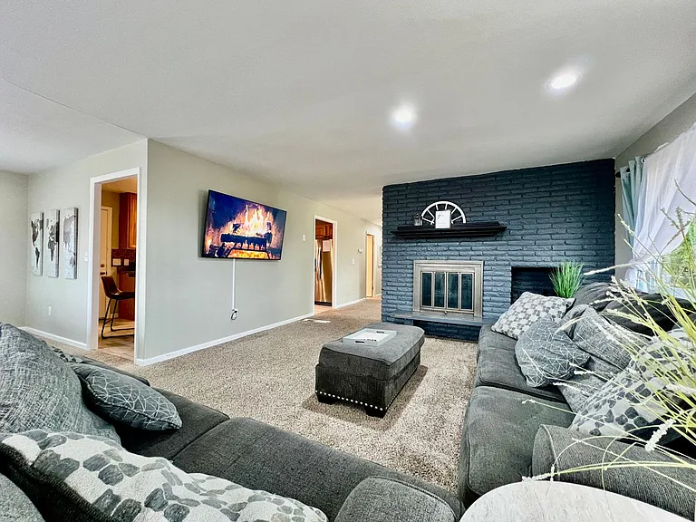 6268 Mullen Rd — Photo 2