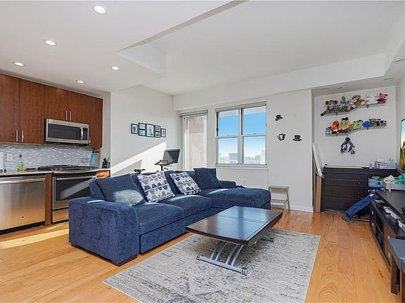 4th image of 50 Oceana Dr W APT 7F