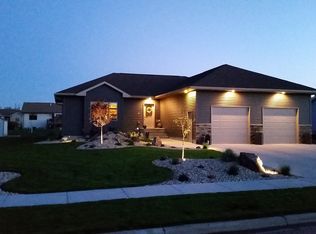 1525 Country Dr, Mitchell, SD 57301