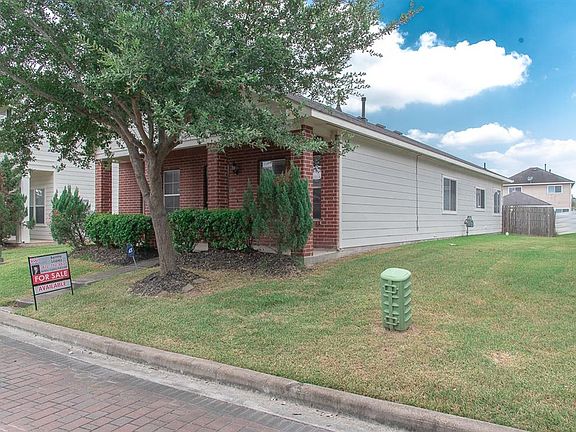 3rd image of 11763 Jelicoe Dr
