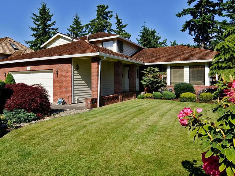 32614 10th Pl SW — Photo 1