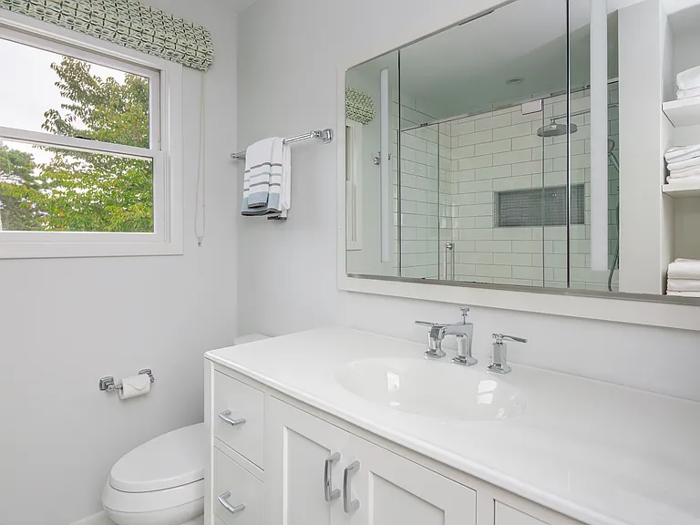 11 Beach Ave — Photo 15