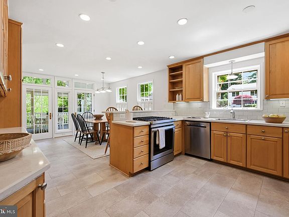 3rd image of 4313 Westbrook Ln