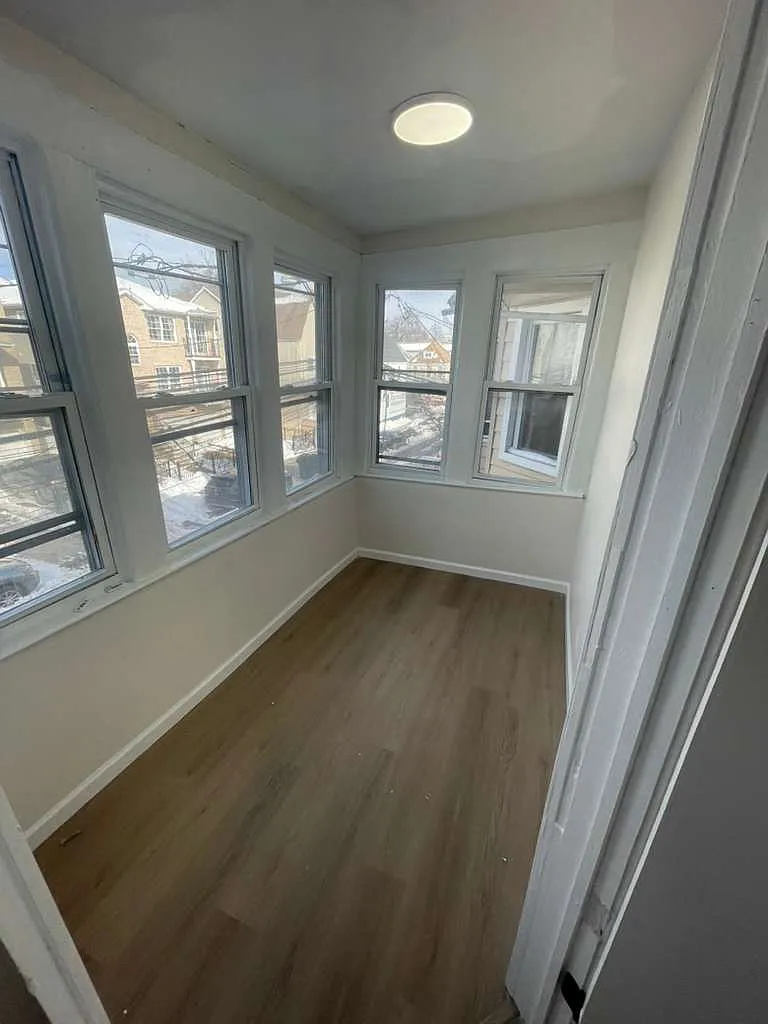 3 bed, $2,100 — Photo 2