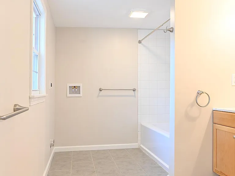 22 Chestnut St #1 — Photo 28
