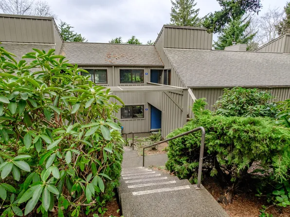 5801 NE Voyage Ave APT 2, Lincoln City, OR 97367