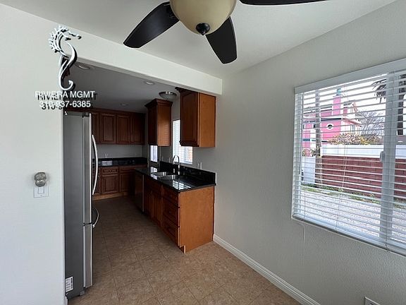 2nd image of 922 W 25th St APT 1
