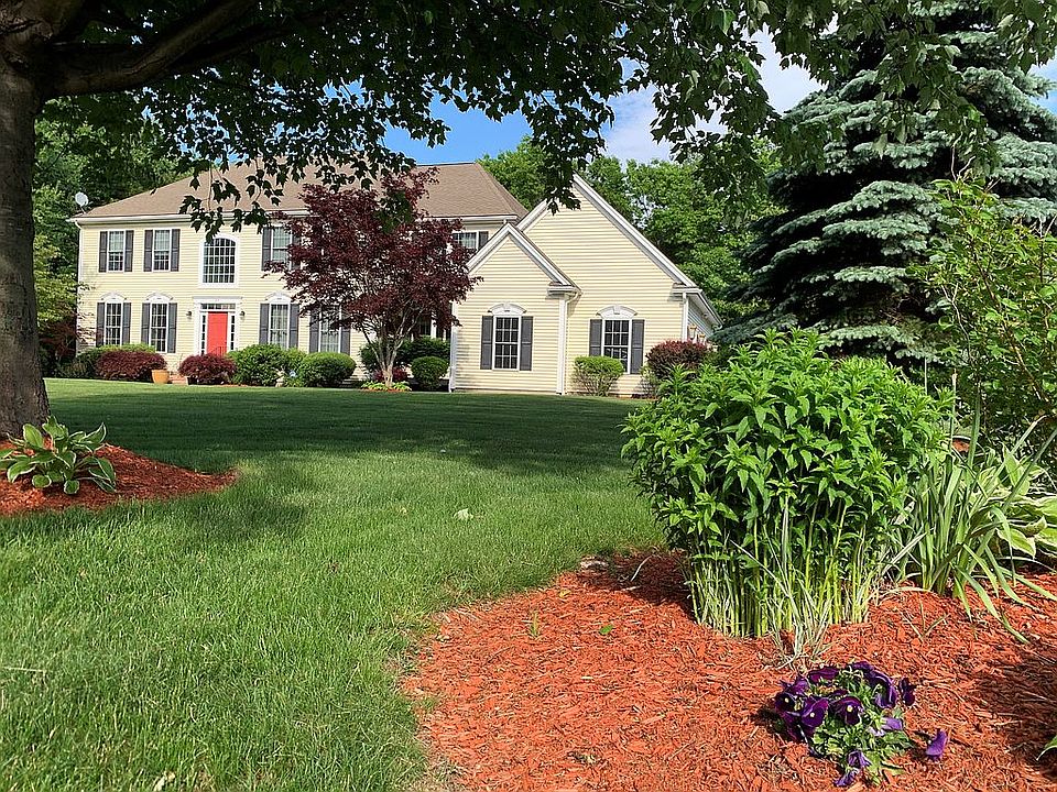 2nd image of 27 Pleasant Ln