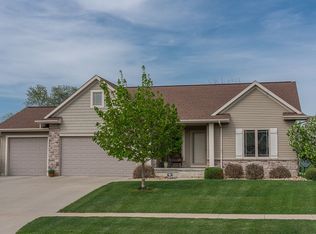 4921 Hay Field Ct SW, Cedar Rapids, IA 52404