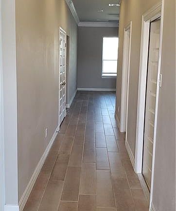 4th image of 109 Everett Ct #B