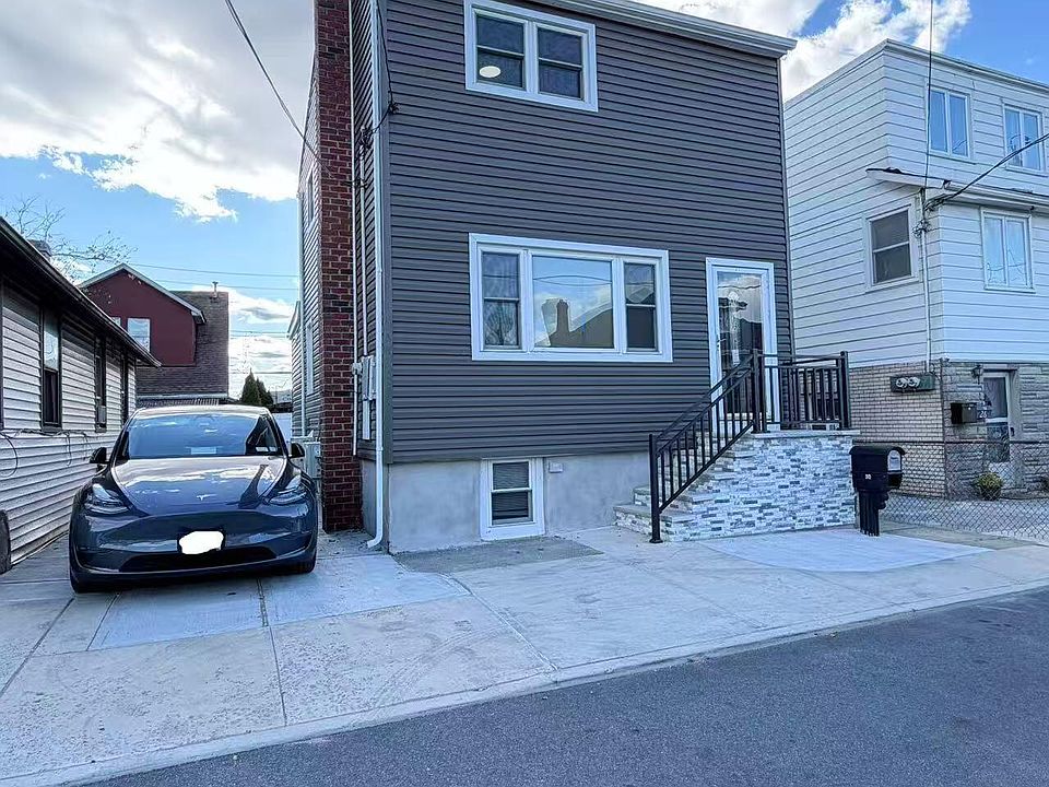 1st image of 30 Seafoam St