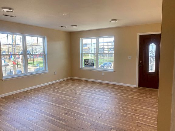 2nd FL Living Room 