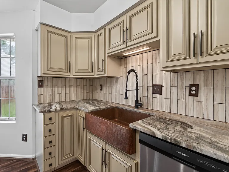3200 Vermeer Dr #8 — Photo 15