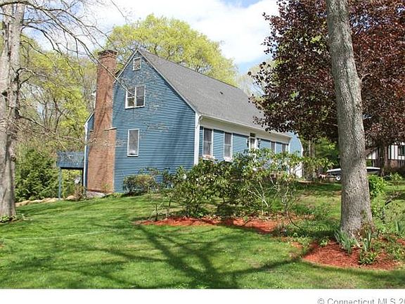 3rd image of 15 Mayflower Dr