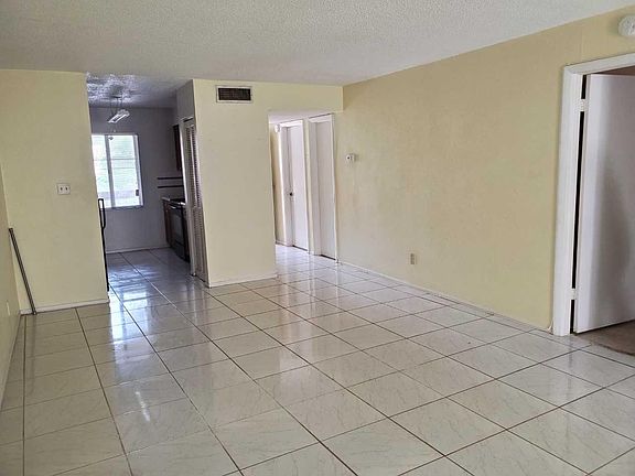 5th image of 7503 Pitch Pine Cir APT D