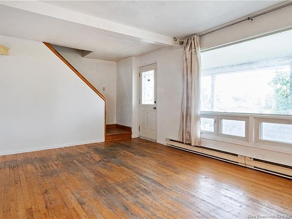 5th image of 35 Churchill St