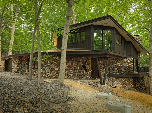 649 Ridgewood Knoll, Hubertus, WI 53033