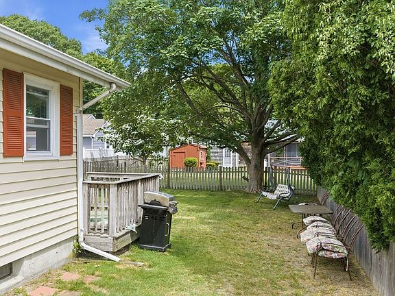 5th image of 117 Fales Rd