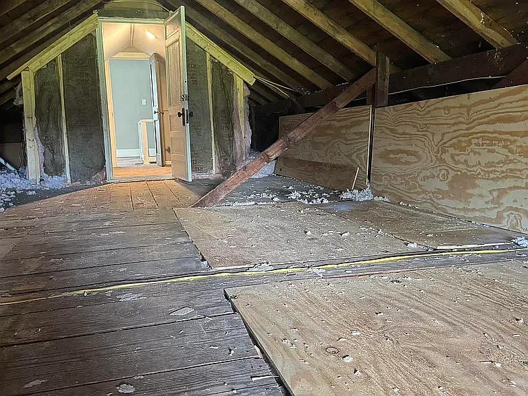 329 NW Waite St — Photo 23