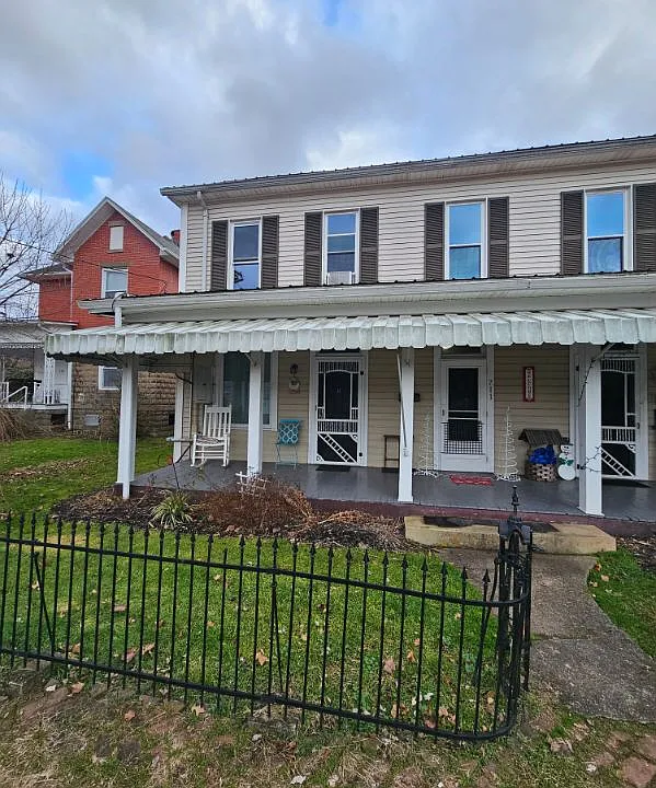 711 Main St #1