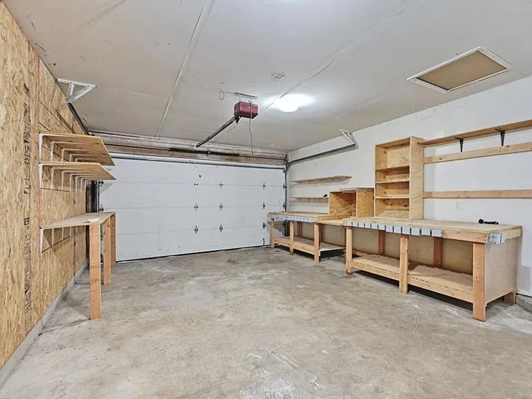 9601 Holly Springs Dr — Photo 22