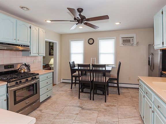 5th image of 34 Florence St #2