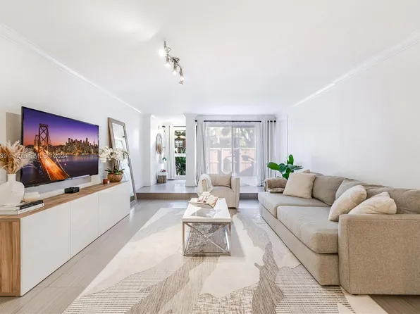 7039 SW 115th Pl #E27, Miami, FL 33173