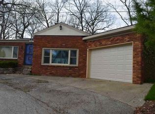 895 Ln 800 Snow Lk, Fremont, IN 46737