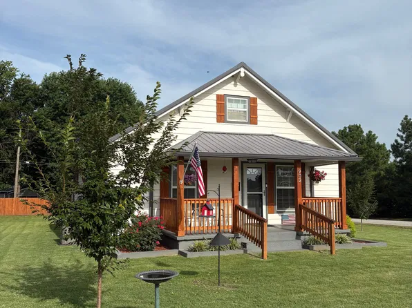 902 S Grand St, Grove, OK 74344