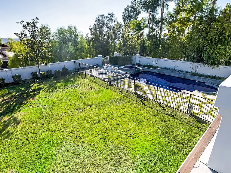 25504 Colette Way — Photo 48