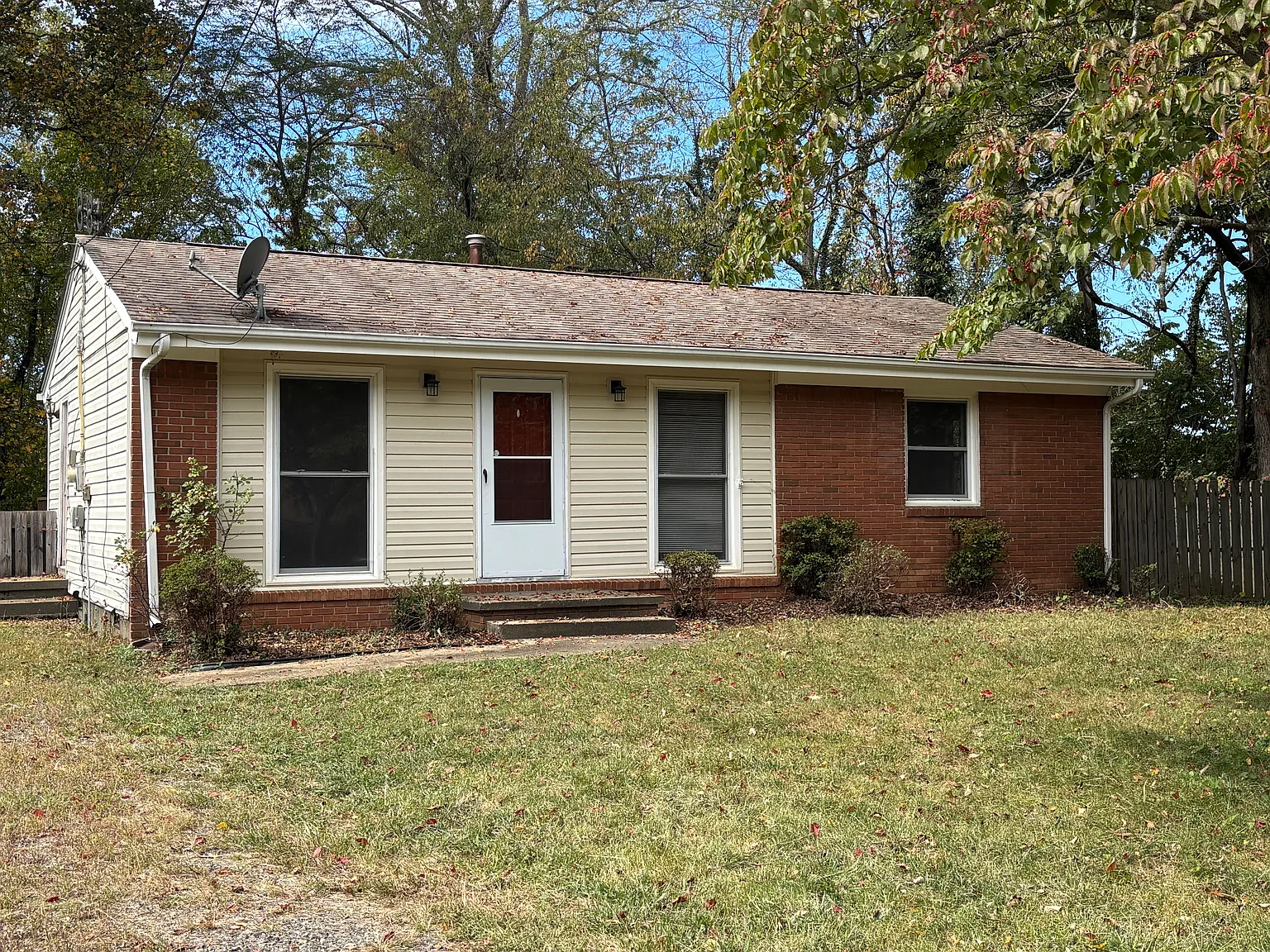 3 bed, $1,600 — Photo 1