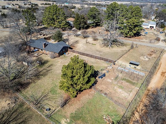 2nd image of 1846 Richerson Rd