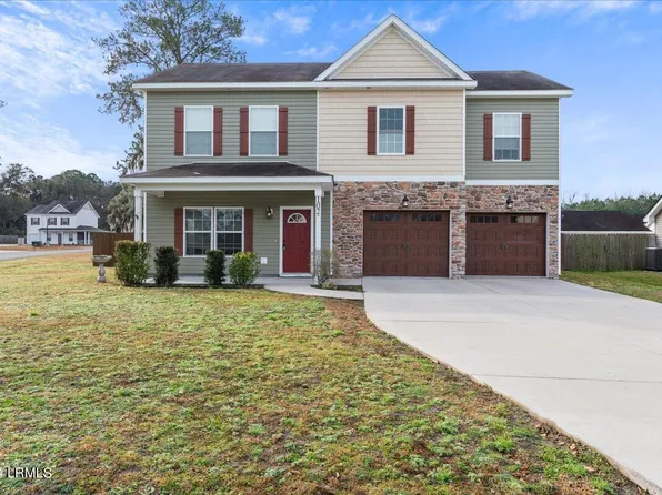 102 Wintergreen Dr, Beaufort, SC 29906