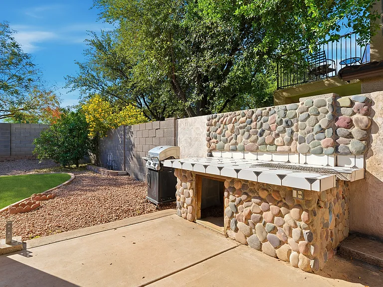 2075 E Arabian Dr — Photo 40