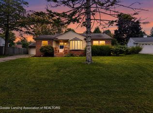 2224 Pembroke Rd, Lansing, MI 48906