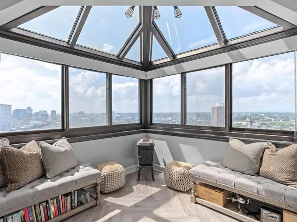 1633 North Prospect AVENUE #22B, Milwaukee, WI 53202