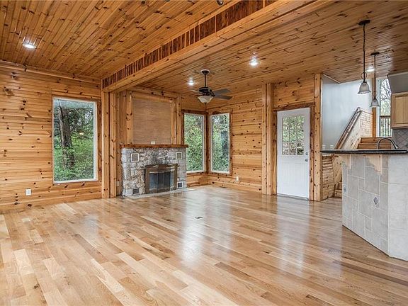 2nd image of 46 B Lake Shore Dr