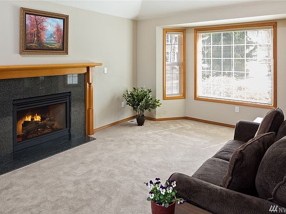 5th image of 925 16th Avenue Ct SE