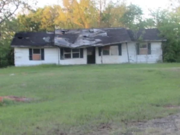 973 County Road 1695, Mount Pleasant, TX 75455