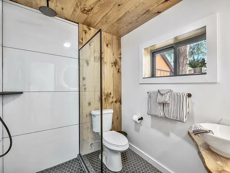 8638 Trout Ave #4 — Photo 3