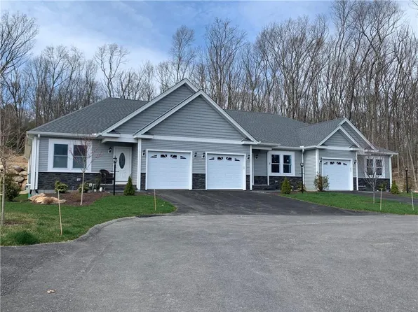 1520 Chopmist Hill Rd, Scituate, RI 02857