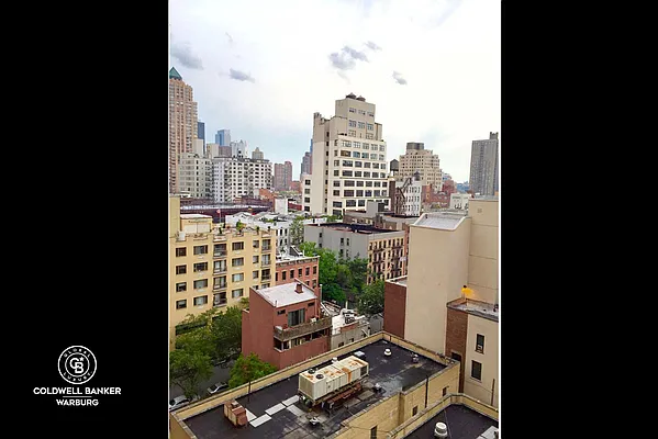 Rented by Coldwell Banker Warburg | media 14