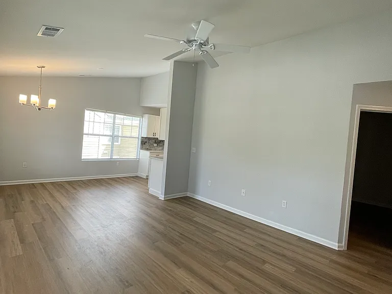 8B Old South Ct — Photo 15