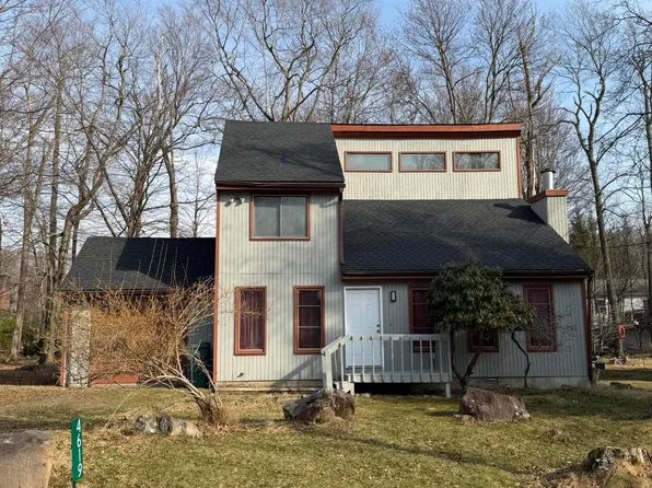 4619 Burnside Dr, Tobyhanna, PA 18466