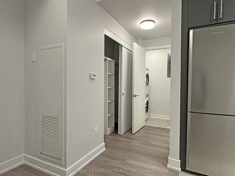 2525 Bathurst St #202 — Photo 5