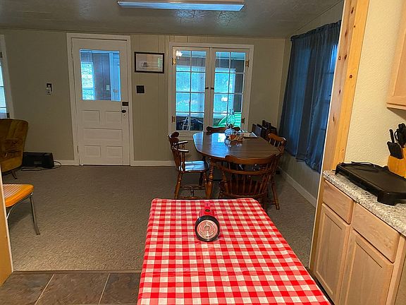 Kitchen - Dining area