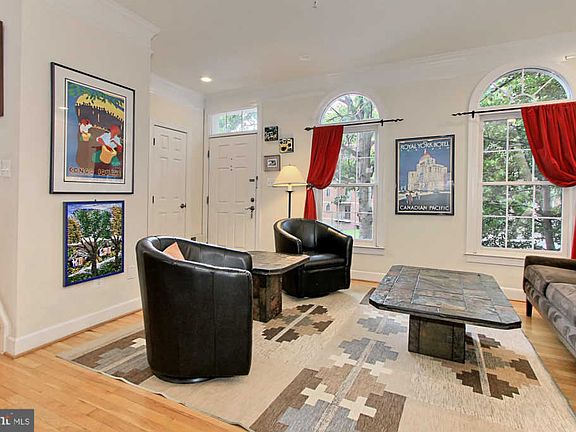 5th image of 1321 N Barton St